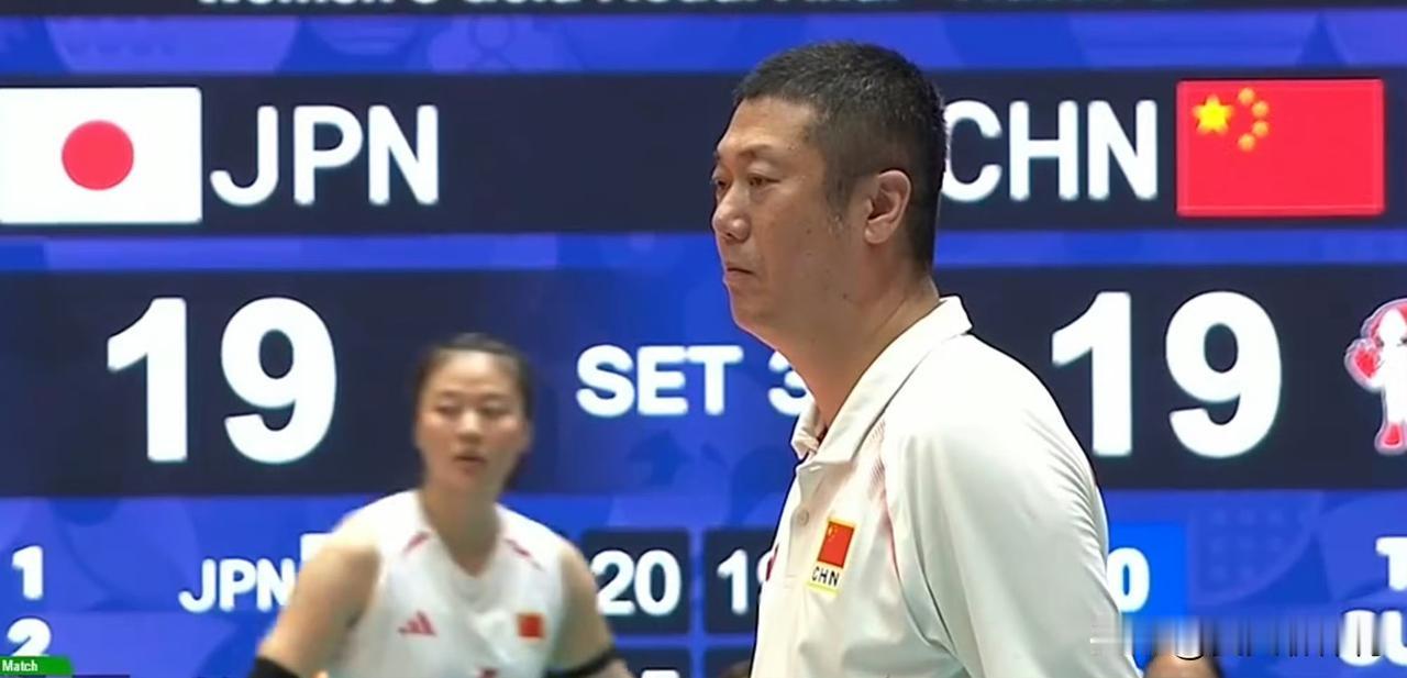 中国女排全年备战日本女排有效果了！亚运会10冠王，同时也实现了亚运会3连冠，扛起