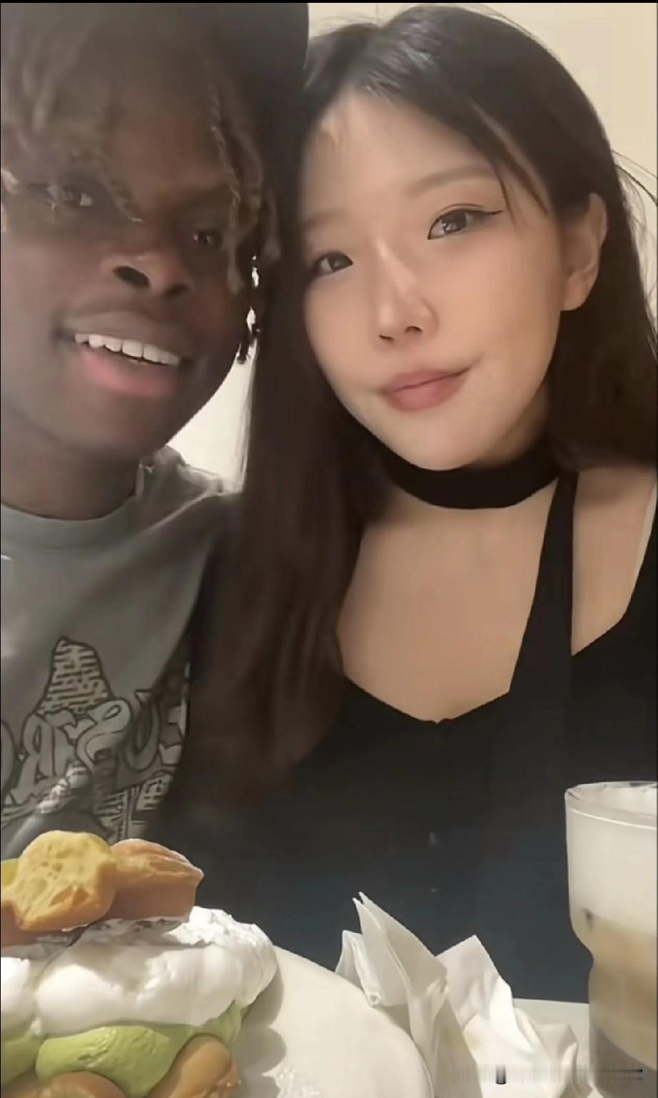 为什么中国五千万光棍不选择！一张跨种族情侣的合照，居然引出“中国光棍为啥不