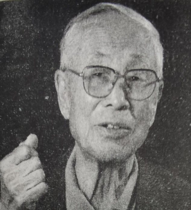 1940年春的一天深夜，于庭兰突围时走在最后面，踩着一个躺着的敌人，起来跟他们走