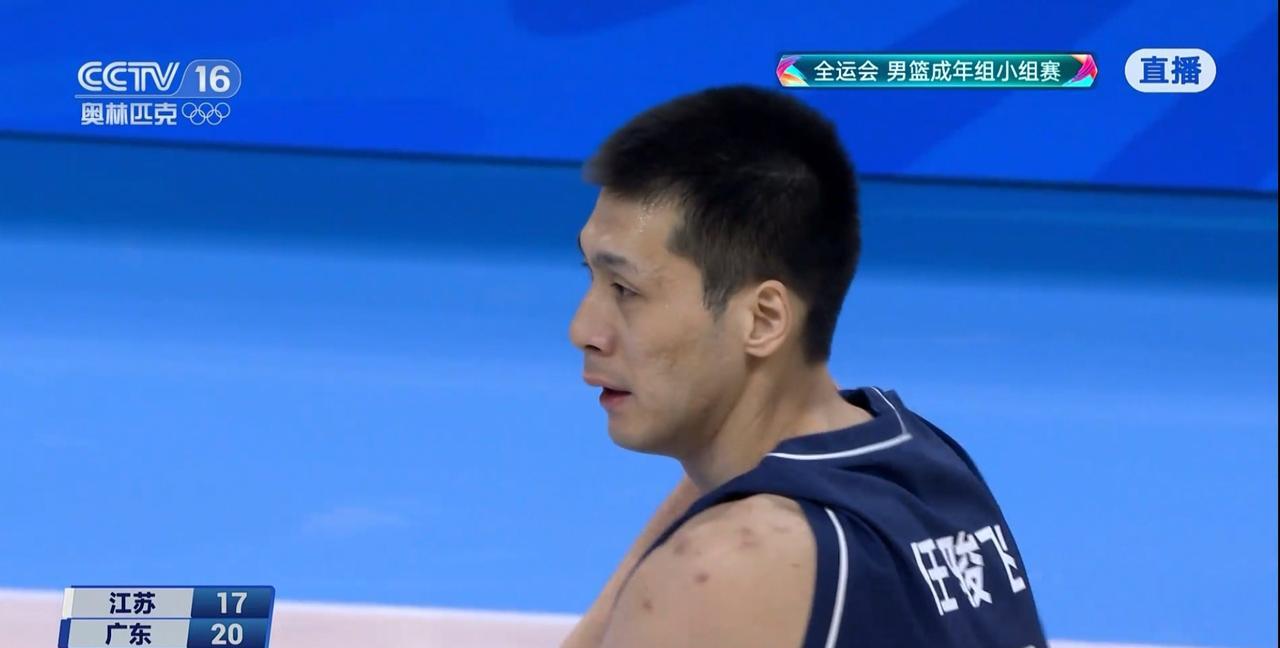 广东全运男篮老将任骏飞真是太拼了！在今天广东全运男篮以96：73大胜江苏全运男篮