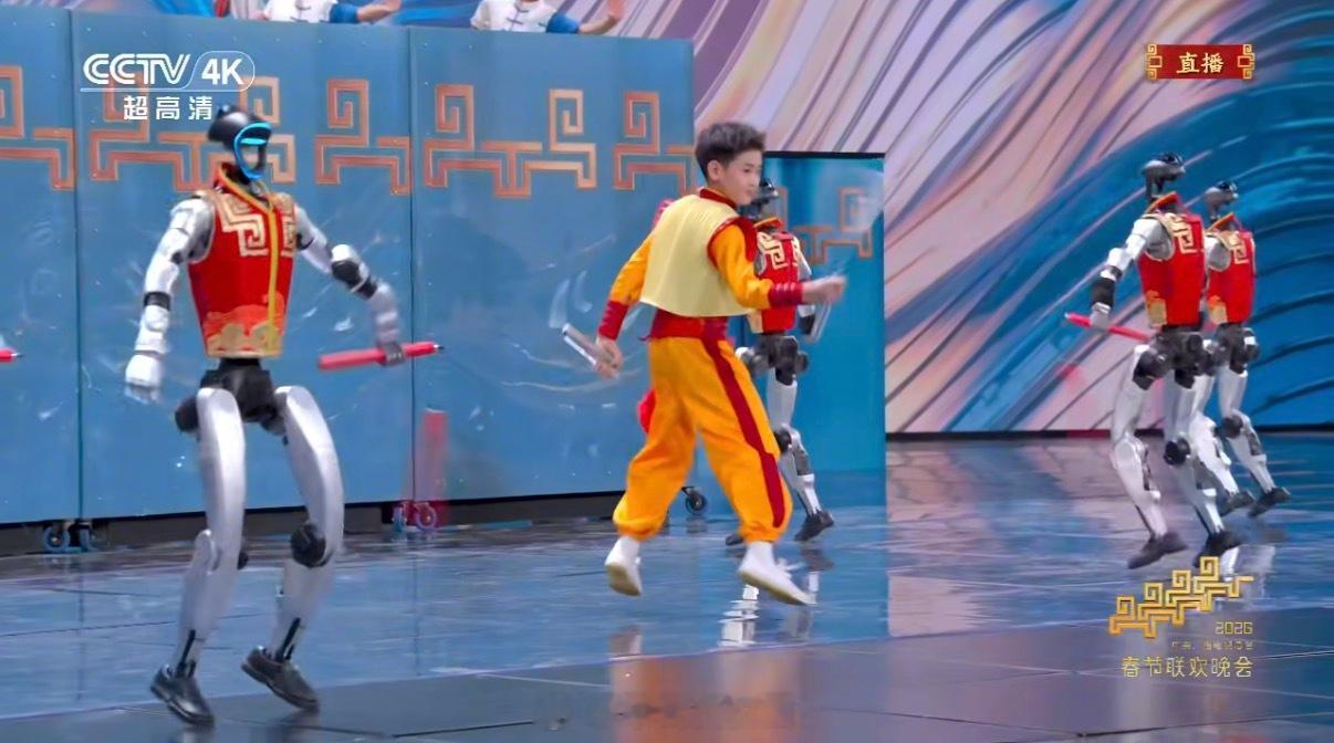 仅仅一年，宇树机器人进步惊人十年之后能成什么样子难以想象！烽火问鼎计划宇树机器人