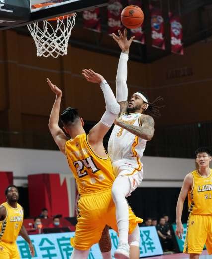 媒体人:辽宁队报价扣篮王，莫兰德最佳搭档或回归CBA联赛。随着CBA国内球员