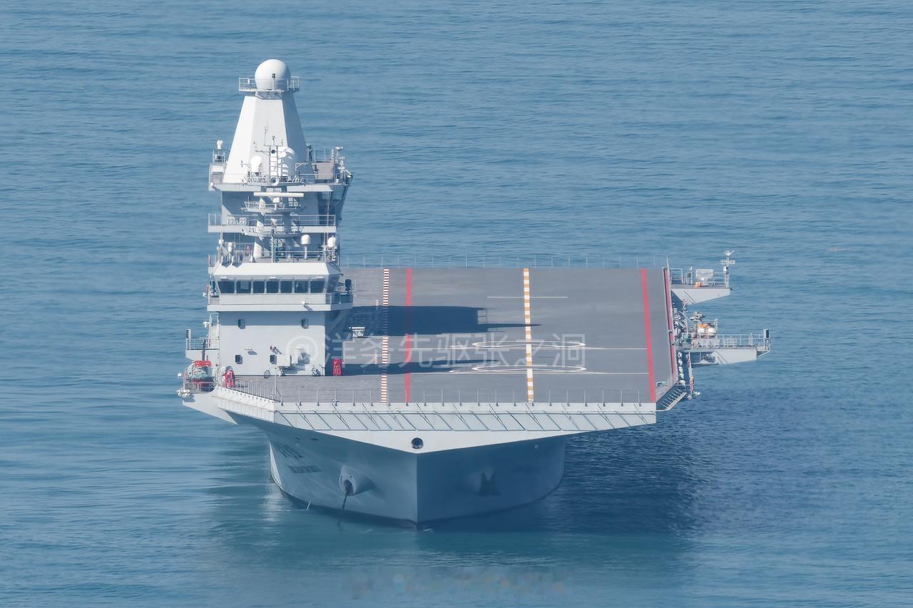 中国民用大平顶“中船探索01”号，用来测试各种舰载无人机和舰载无人直升机运气爆