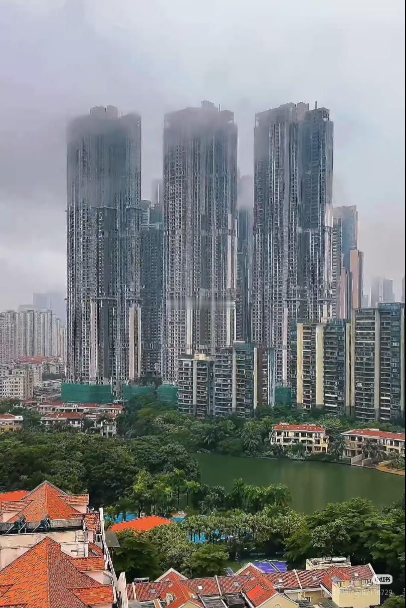这个角度的深圳南山绿景白石洲，给你一种什么样的感觉？​​​
