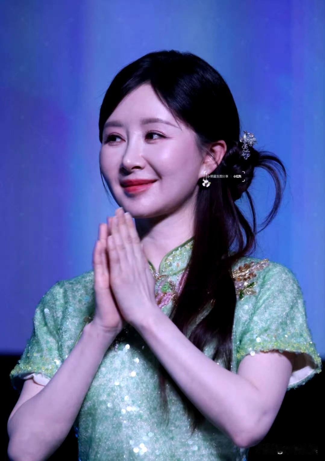 难道只有我一个人觉得舒畅的脸没以前漂亮了吗？不是年纪大了长皱纹了，而是太