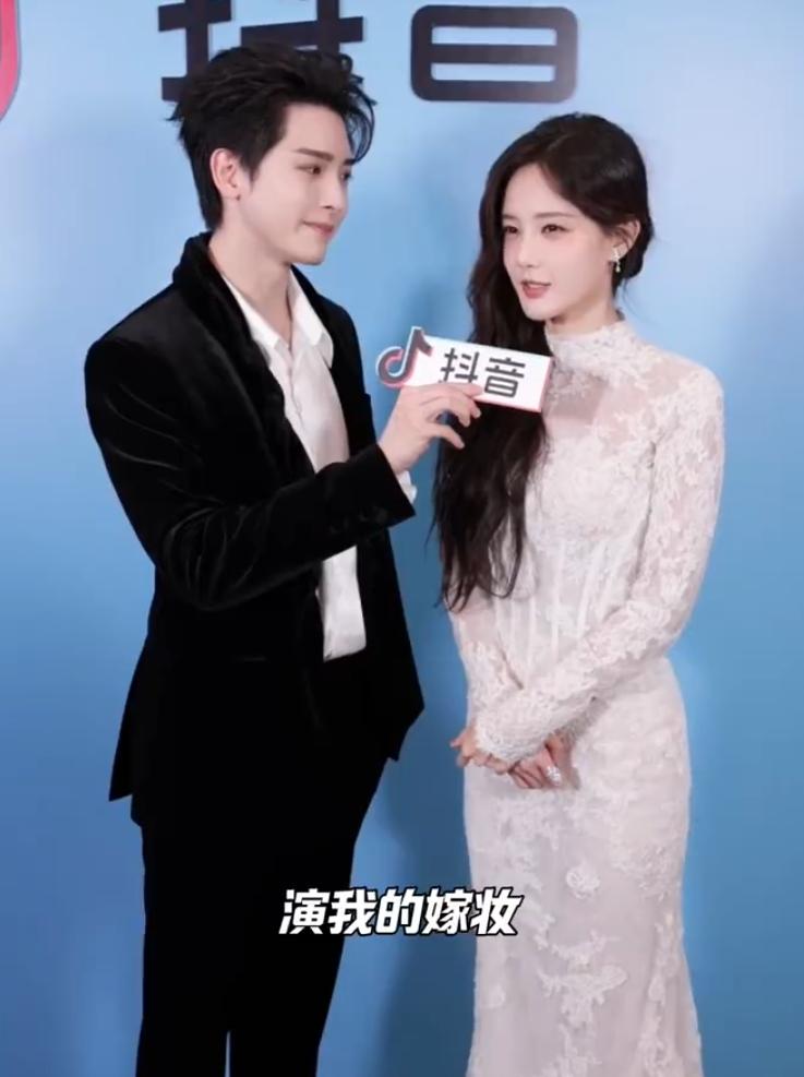 娱乐圈带着好友拍戏的艺人真挺多！李一桐拍的好几部戏都带着“嫁妆”王以纶，虞书欣