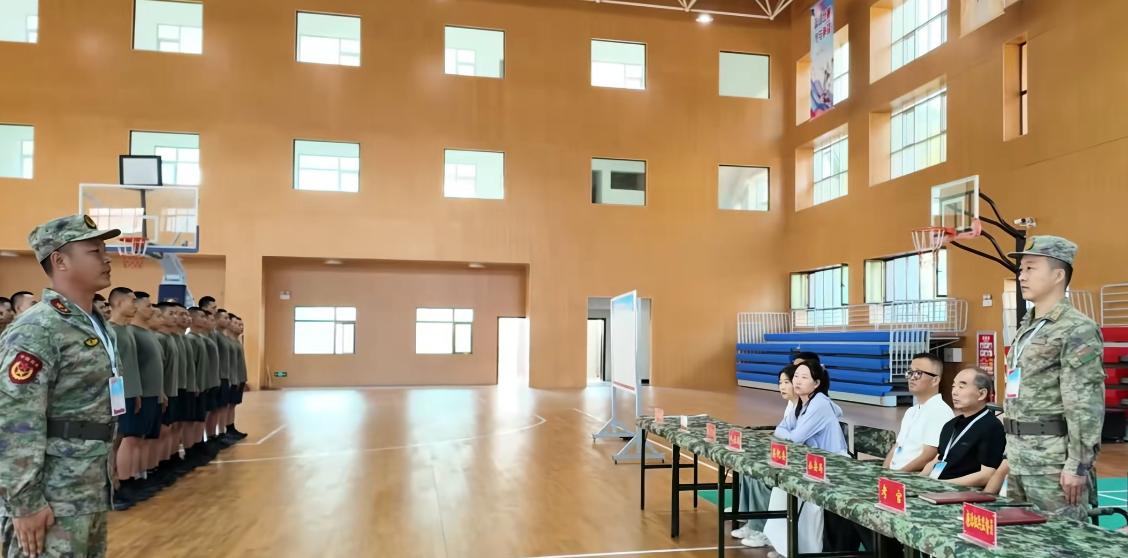 当兵2年、5年、8年、12年差别有多大？不只是当兵时长不一样，士兵身份、部队定位