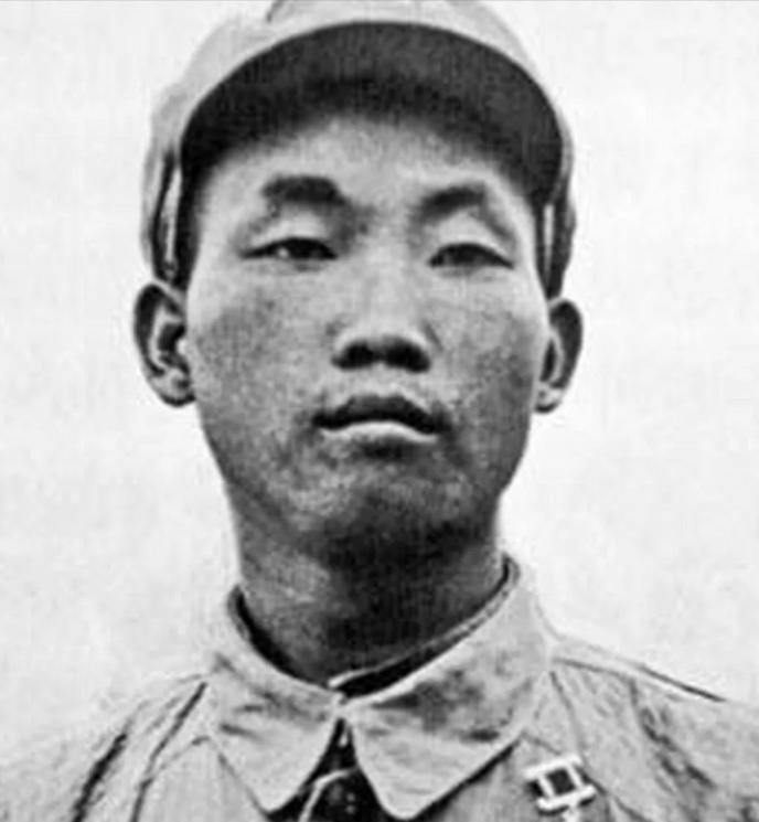 1953年7月13日夜，志愿军在攻夺轿岩山主峰的战斗中，本以为败局已定，料想因为