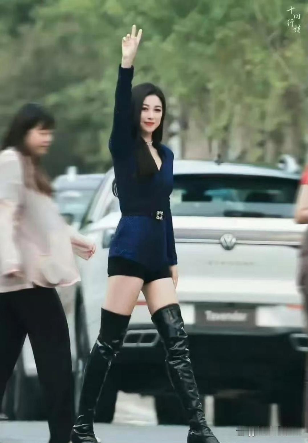 朱珠那双鞋，头一遭见着。