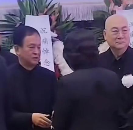 家家都有一本难念的经，75岁的王石在退休的年纪依旧在奋斗，忙着工作和创业。74