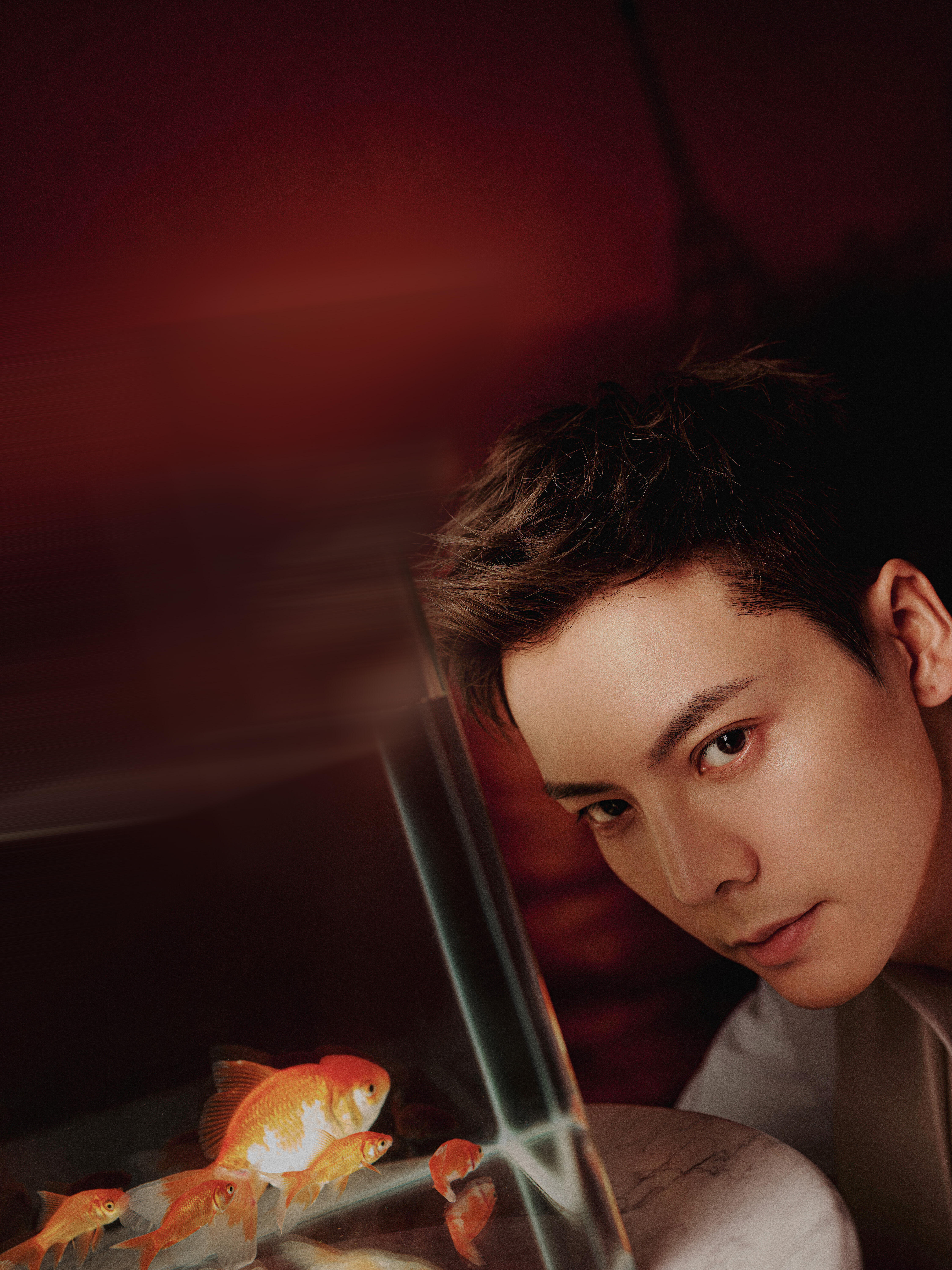 陈伟霆真正的六边形全能艺人陈伟霆这六边形也太满了！演戏能当张启山本山，唱歌跳