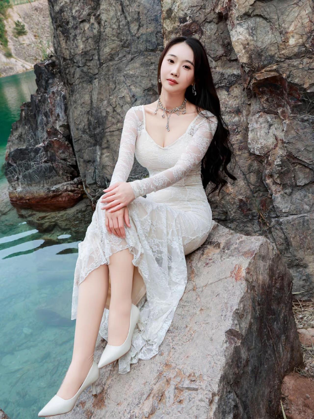 从今往后，做个明白人，分得出友情，拎得清爱情。