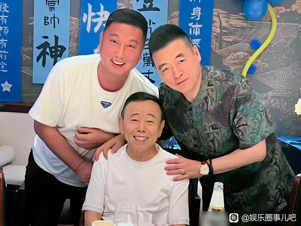 潘长江69岁大寿的包厢，彻底撕开了娱乐圈的遮羞布。北京某酒店，没顶流巨星，只有魏