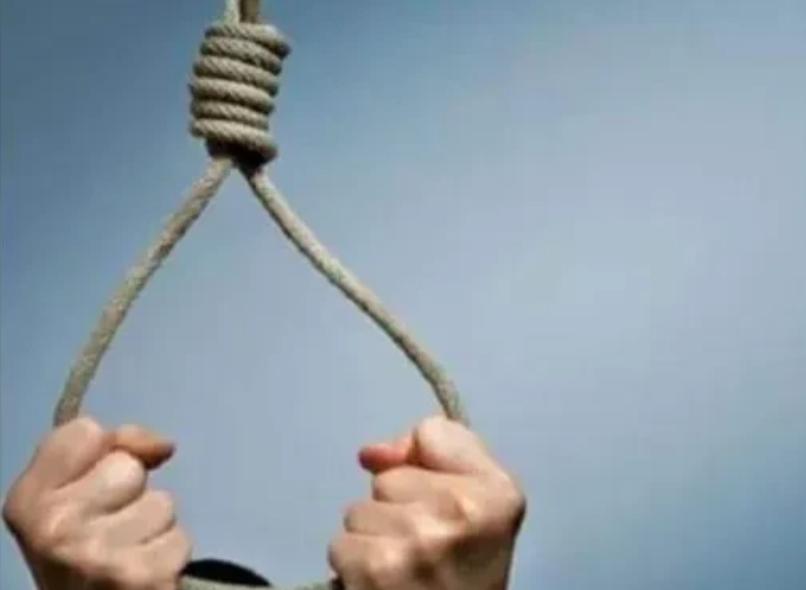 陕西，一农民工被拖欠3.5万工资，多次讨要无果后，竟一气之下跑到老板商店里上吊自