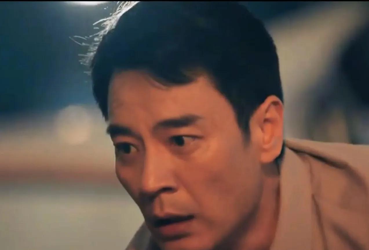 《以法之名》:王彧被灭口，李人骏被讯问…王彧被熊磊灭口，由于就死在李人骏面前，
