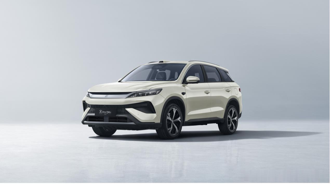 比亚迪宋ProDM-i飞驰版正式上市，有以下信息点：1、超级优享价9.99万元