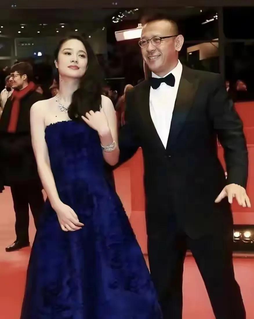 姜文给三个孩子起的名字怎么都怪怪的！姜文给大女儿叫姜一郎，这是与法国前妻所生