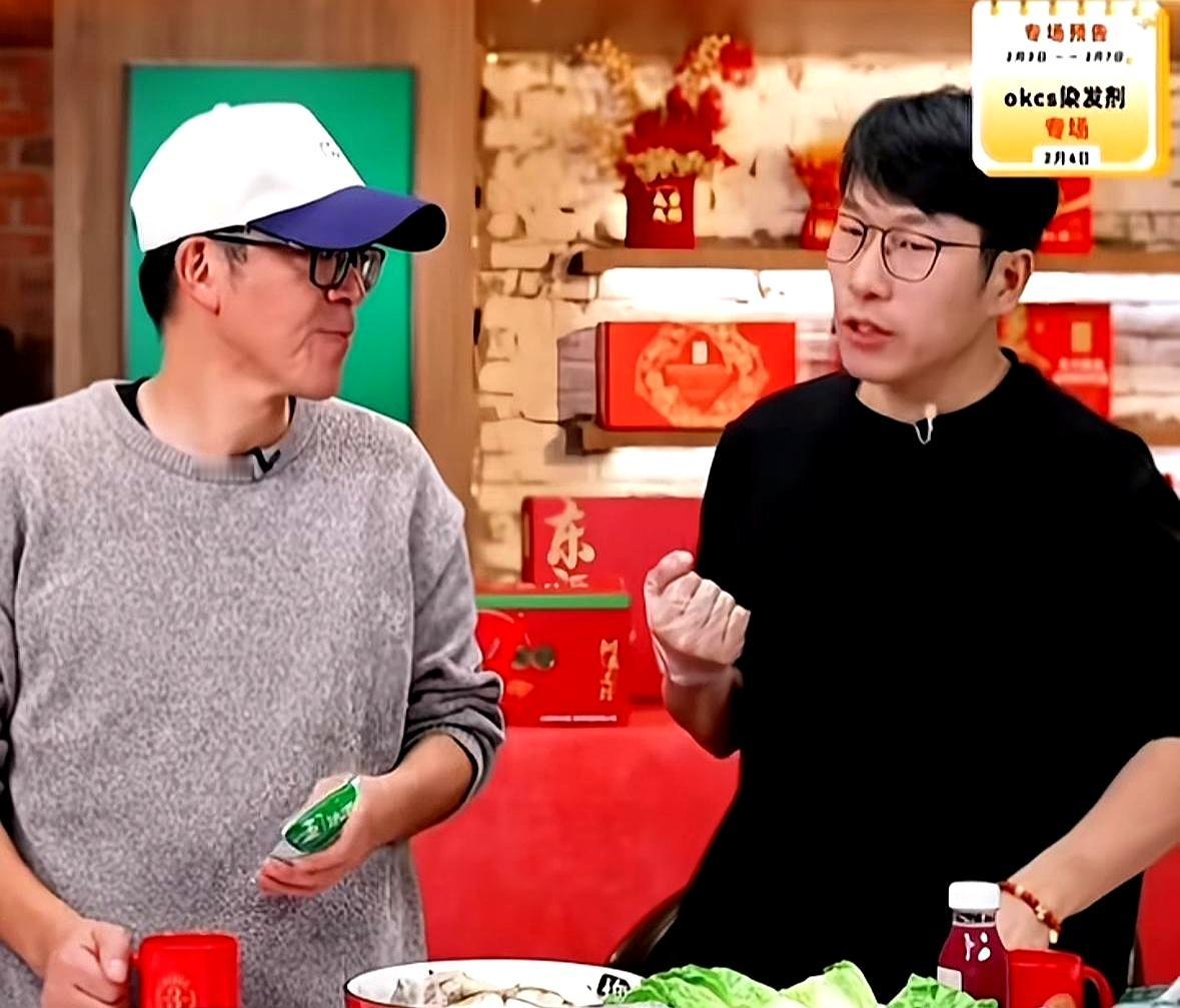 东方甄选的明明原本是物理老师兼主管，他的能力被低估了。他毕业于西安交通大