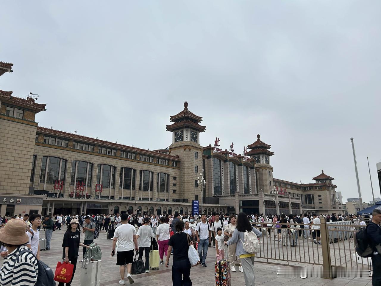 去北戴河看海，出发……这几天先生休假，昨晚才突然决定出发北戴河，来一场说走就