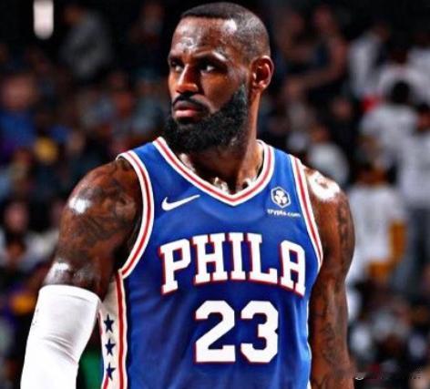 NBA历史第一神级合同！800万底薪狂赚4.3亿！詹姆斯把商业格局玩到极致🔥