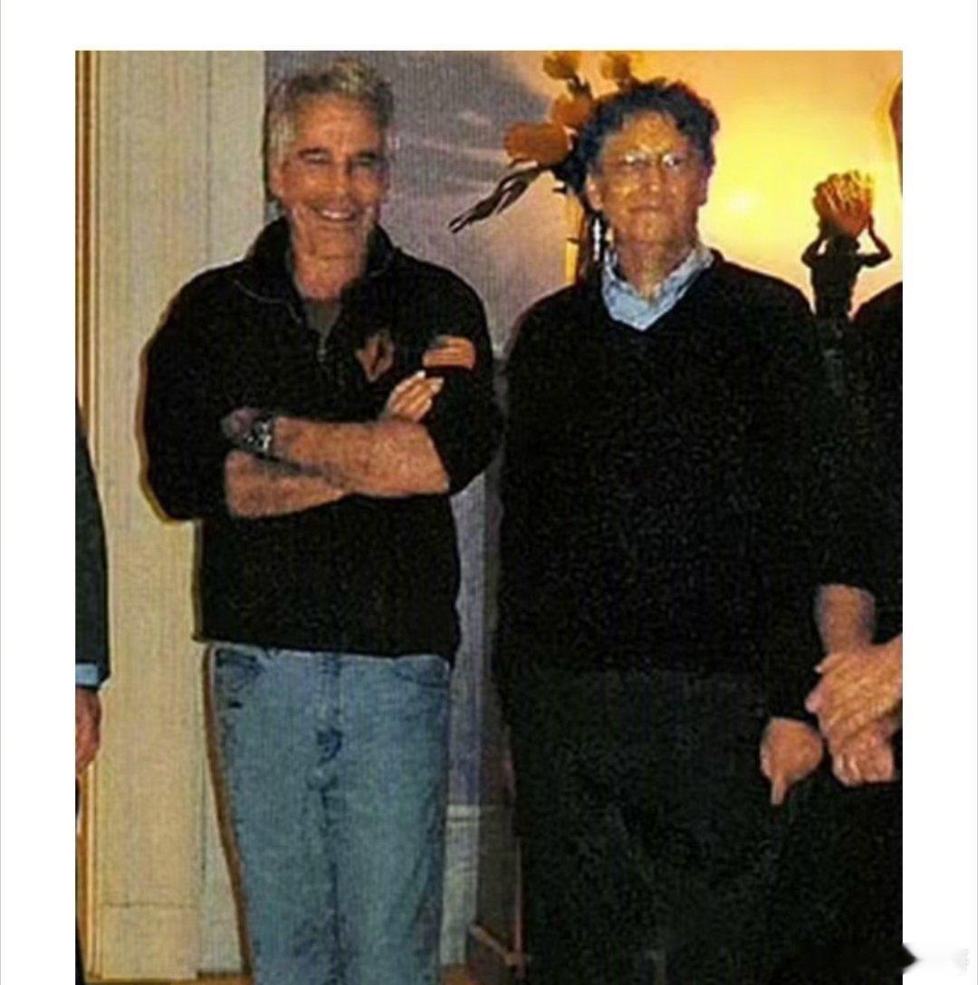 比尔盖茨的“忏悔秀”：西方权贵的虚伪遮羞布比尔盖茨在基金会上演的道歉大戏，不过是