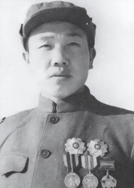 1950年11月29日，一位志愿军排长无视上级命令，放弃驻守高地，放走了美军的5