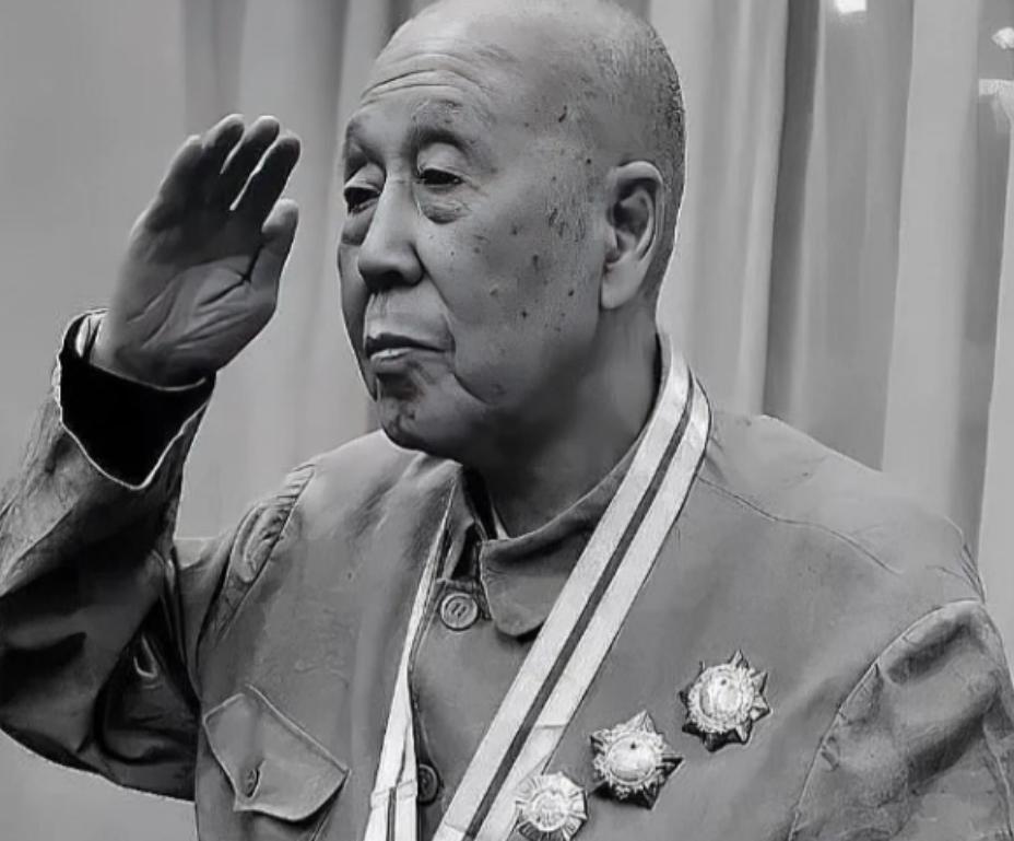1943年，一八路军营长受重伤，治了整整一年，期间动了7次手术，伤情都没有好转，