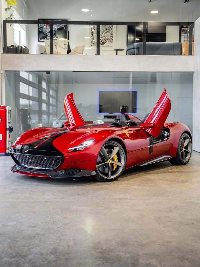 法拉利MonzaSP2，喜欢这个颜色吗？全球汽车