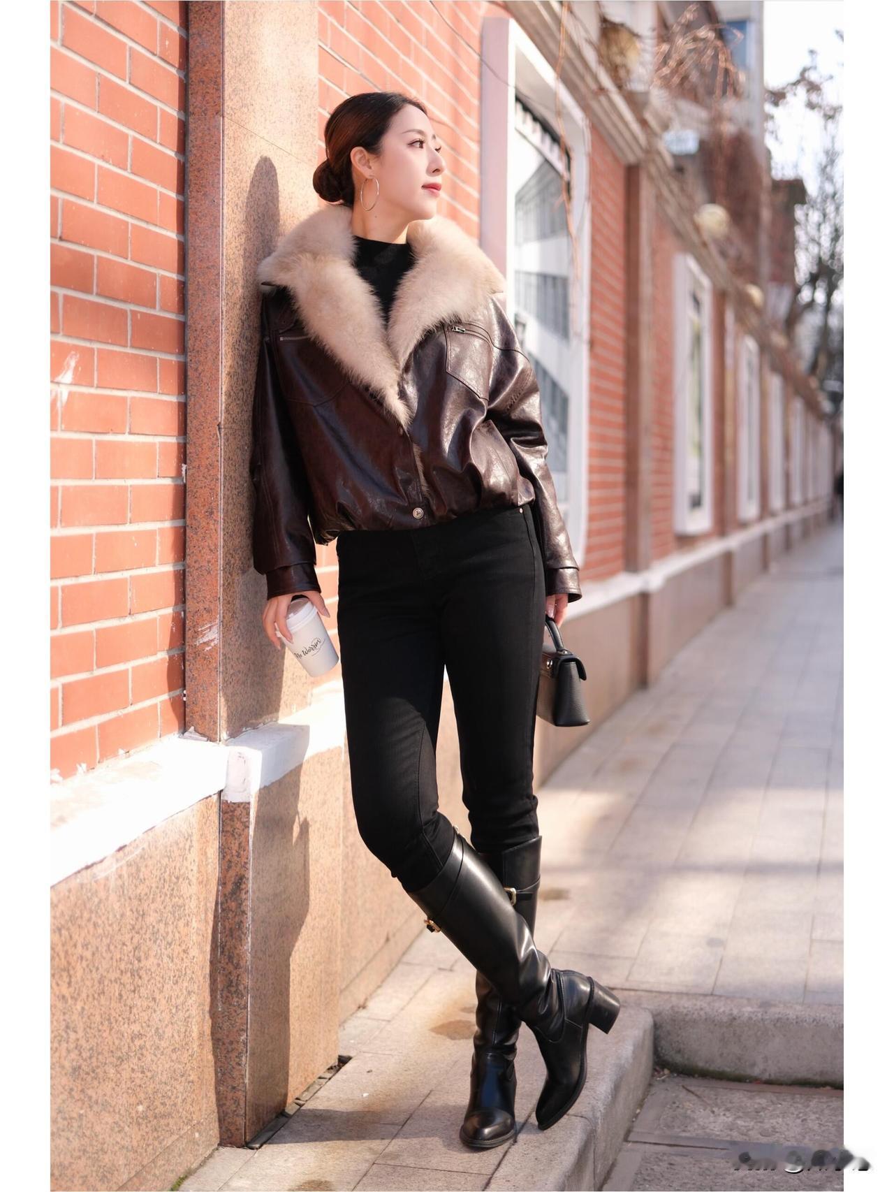 把暖意披在身上｜🍂走在冬天的街景里零下的气温❄️出门立刻被冷风呛到！还好有卡