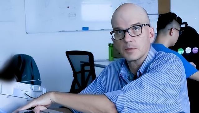 “美国不需要你，有本事你去中国啊！”2016年，一名美国专家被军方排挤，他一气之