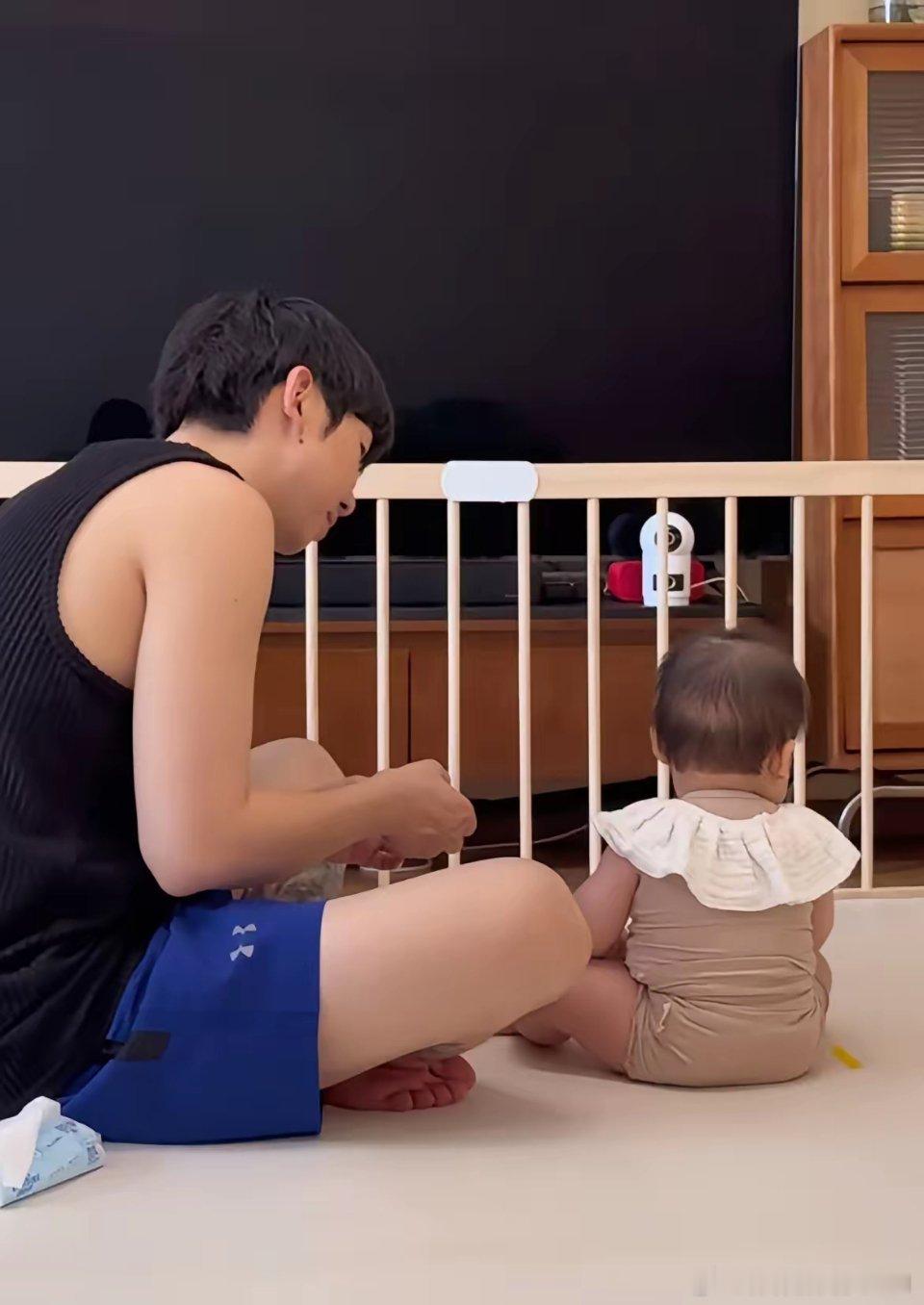 6月1日，白举纲可太会了！儿童节秀女儿，上来就是一句，跟你们没有女儿的说不清！分