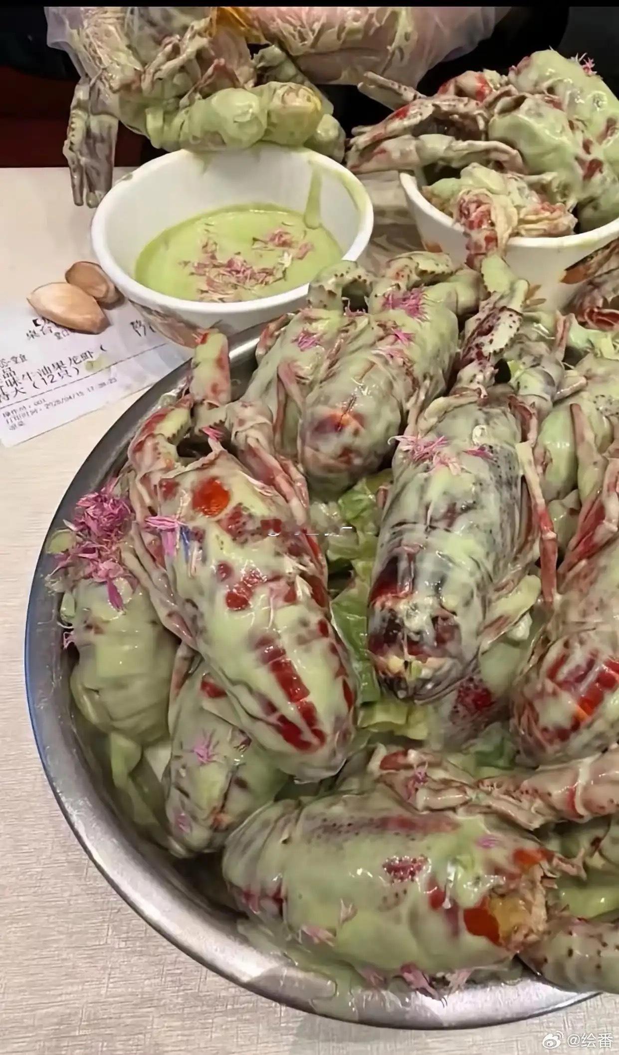 第一次看见这样做小龙虾的，看完直接倒胃口