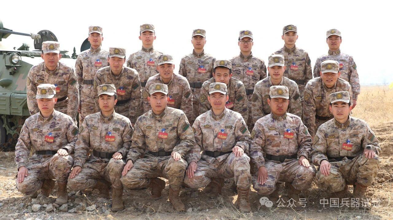 陆军试训基地的90装输，这东西上次上镜应该是几年前的陆军院校。