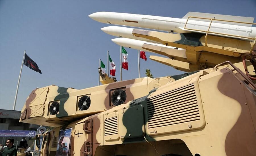 伊朗扛得住空袭，扛不住入侵，但美国不敢打！伊朗完全能扛住美国的有限军事打击