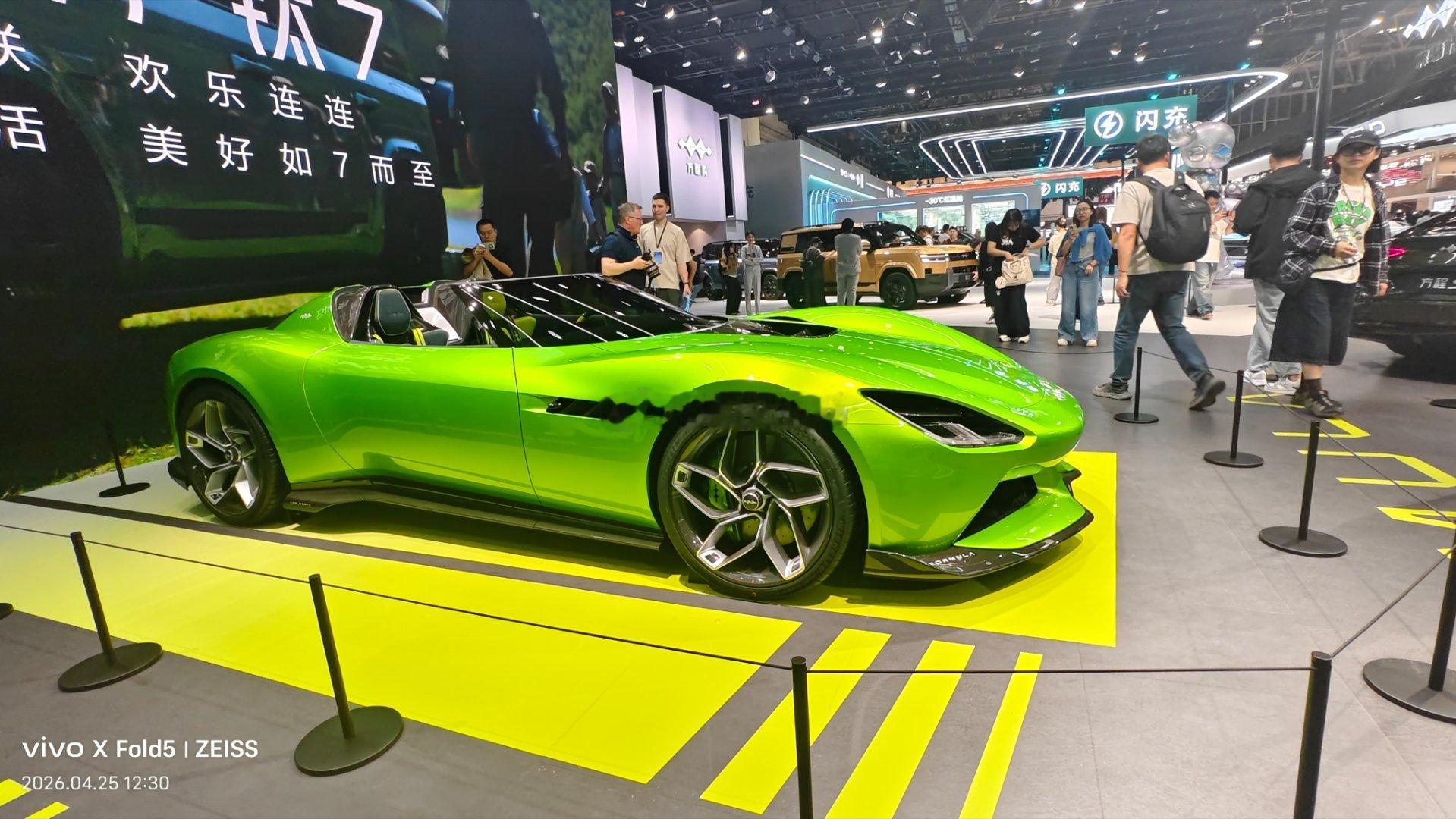 早上跟着大部队，逛车展聊了会不得不说，感谢所有的黑子和喷子现在整个比亚迪全新设计