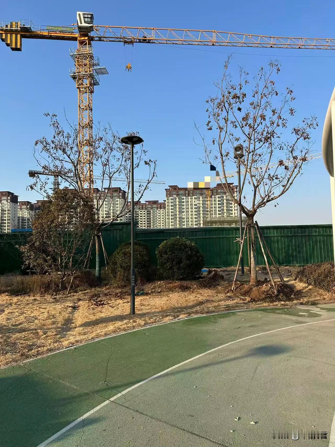 县城新小区上市开卖，均价7500块钱，最大面积177平，2027年5月交房7