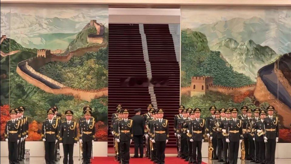 整面万里长城的墙画居然是可移动的，也太细节了吧！内心无比震撼！
