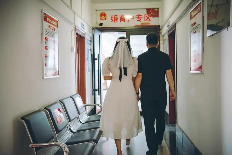 娶二婚女人做老婆，不少人会有几方面的担心。一是担心她对上一段婚姻难以释怀，心里还