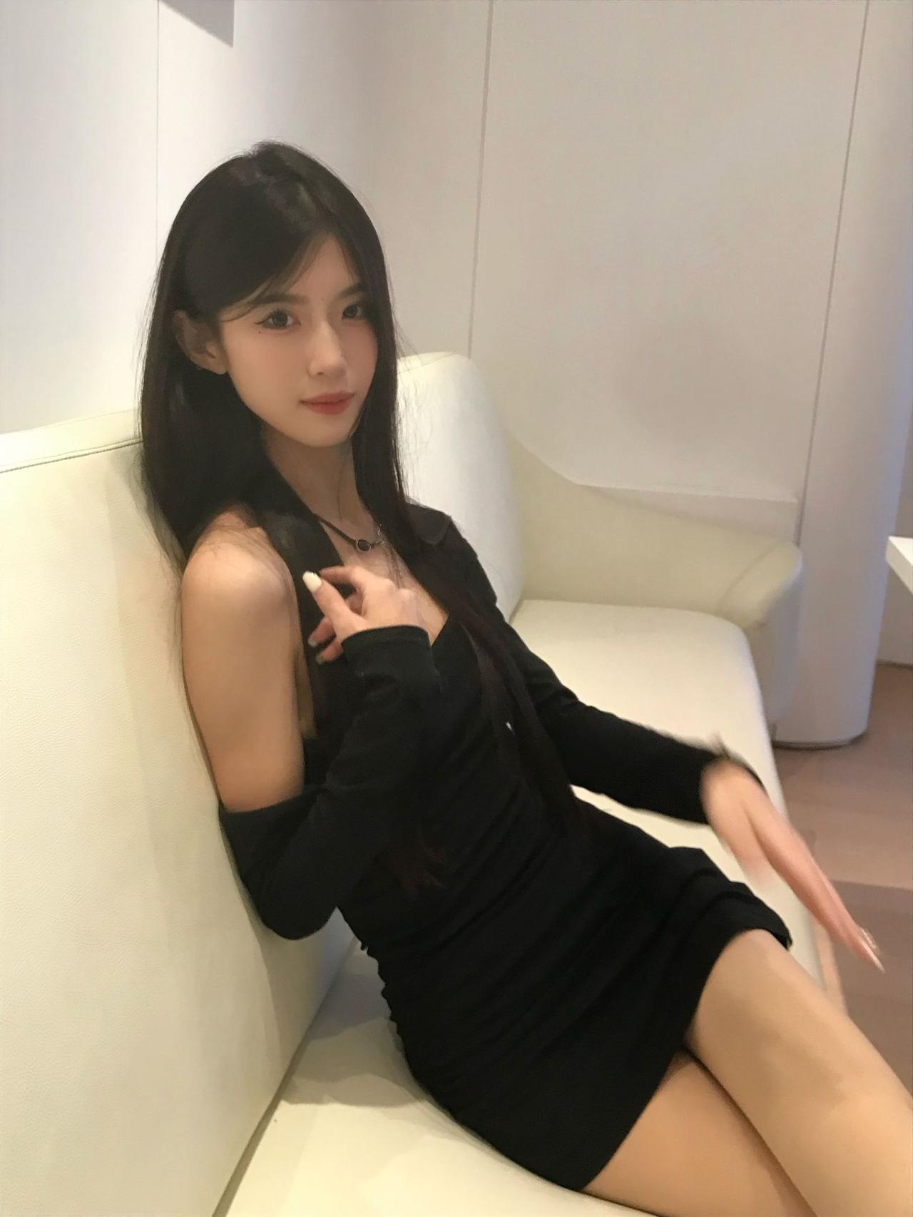 丑能提供什么情绪价值看见你就来气。女人如何穿出含蓄的性感?
