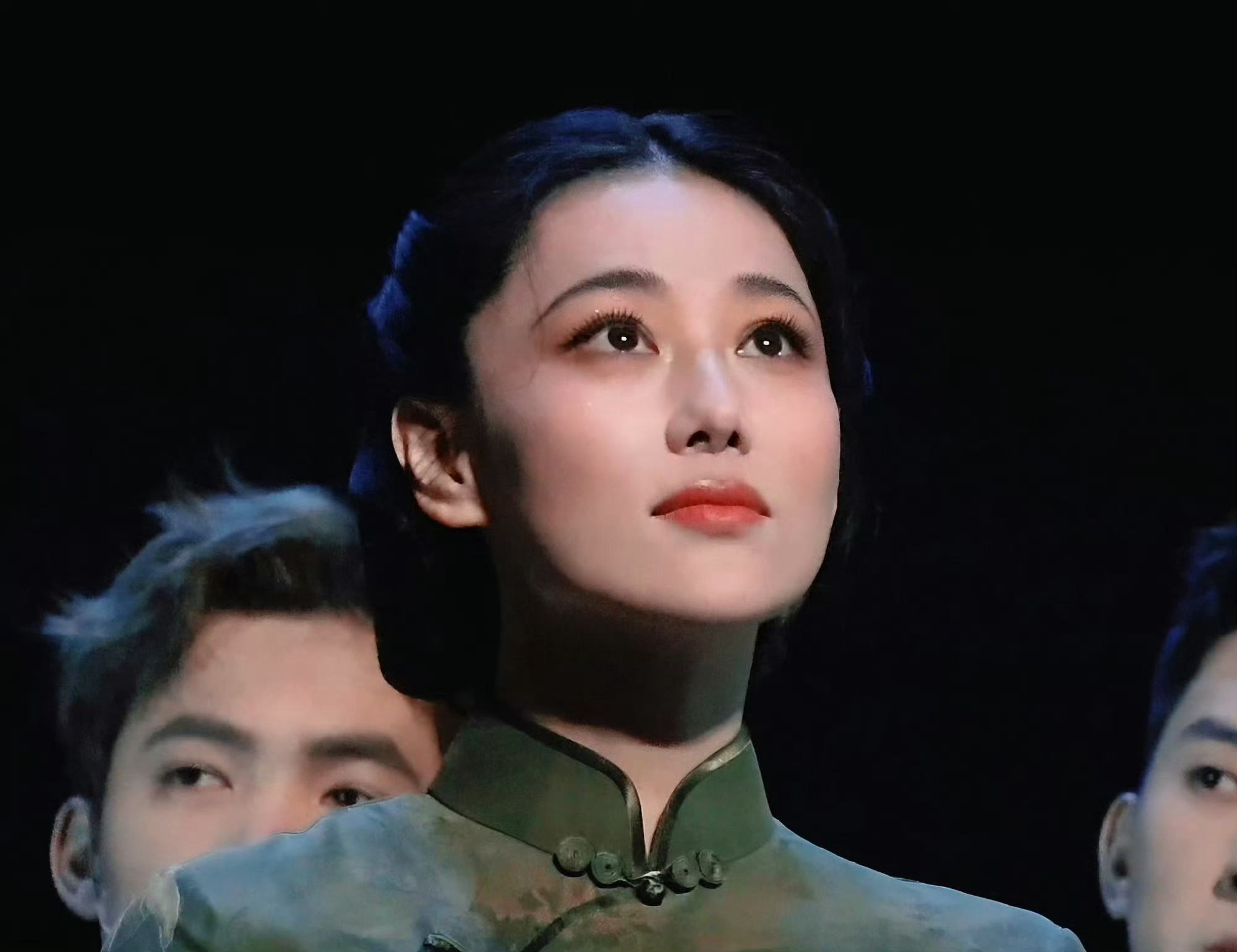 在自己家乡首演真的很有意义！！[抱抱]苏州见呀张馨予[大笑]​​​