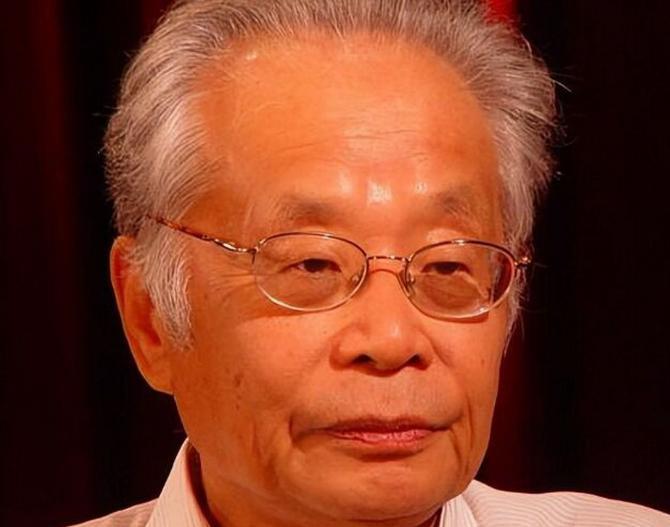 “中医90%是糟粕，10%是精华！”中国科学院院士何祚庥，2007年对中医做出了