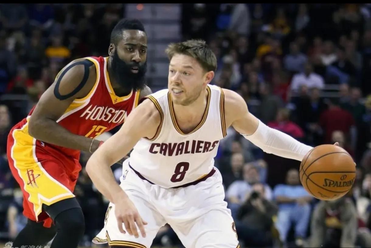 哈登的待遇真是令人无语，1.全明星投票没有几个教练投他的票，但每个教练都想用哈