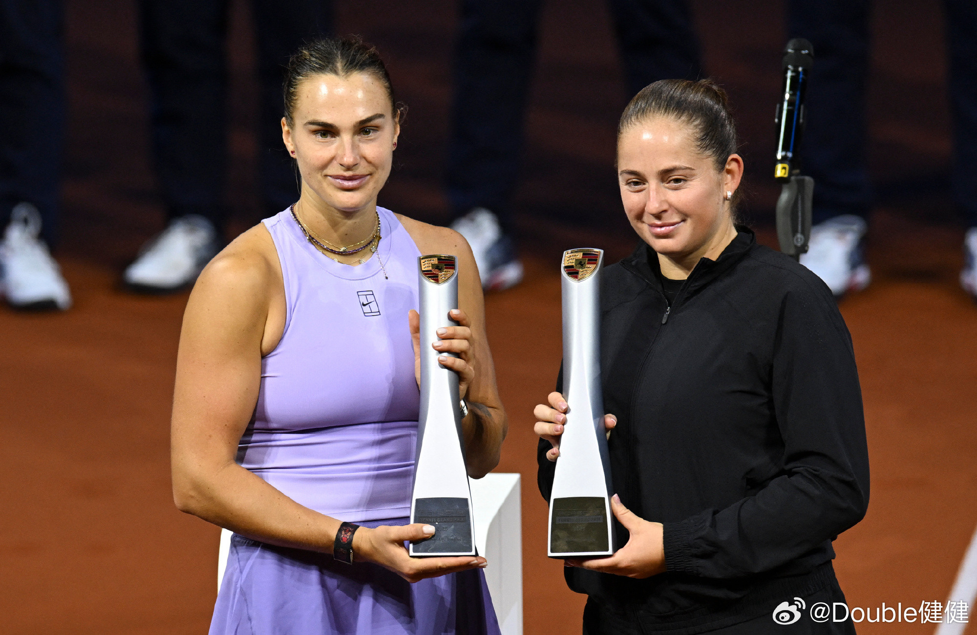 斯图加特赛入围名单好豪华！郑钦文将参加！1、萨巴伦卡2、莱巴金娜3、斯瓦泰克4、