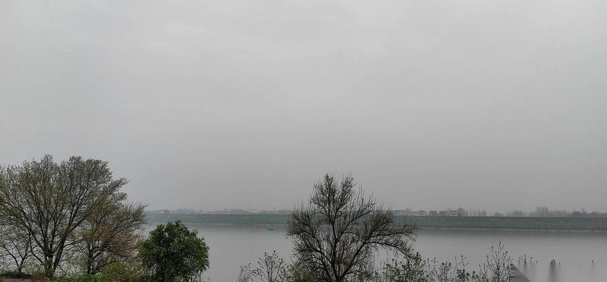 有一种散伙，很奇怪，专挑50多岁的夫妻。前一天，男人还乐呵呵地跟儿子通电话，说