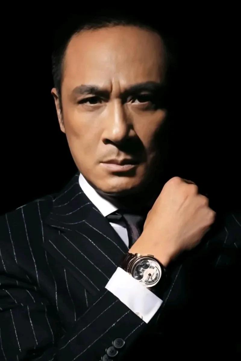 为什么说吴镇宇可以当导师，看他吃一颗柠檬就知道了最近，在无限超越班里，导师吴