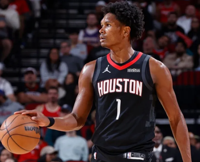 阿门本赛季罚球命中率高达81.3%，近5场100%，我认为他一定可以练出投篮！