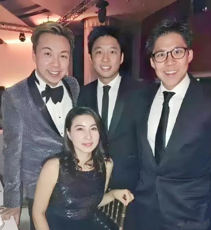 这才是真正的大嫂，郭晶晶携霍家三兄弟合影…