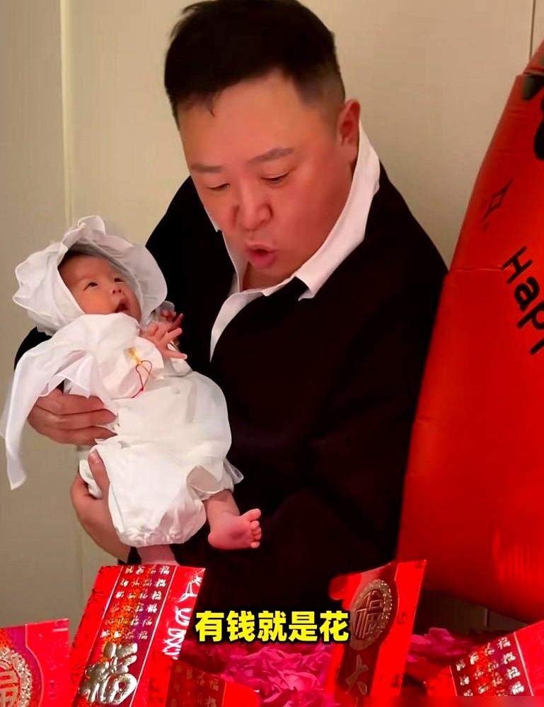 阎鹤祥真不等郭麒麟了！当初脱口秀调侃等郭汾阳长大，以为是段子，结果人家真不等