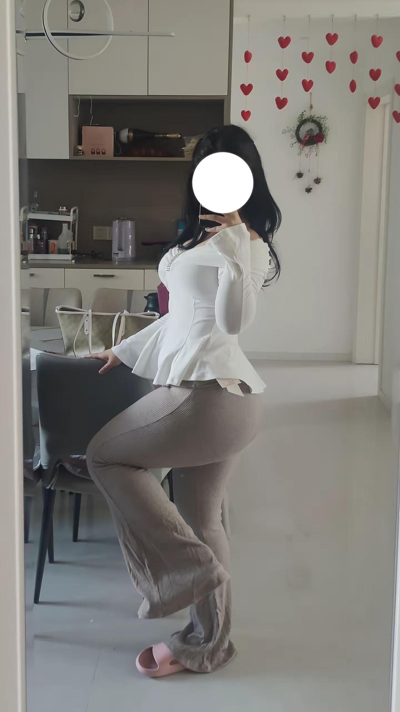 这两天穿这个裤子正合适。这个动作有点难对镜拍微胖穿搭初春穿搭