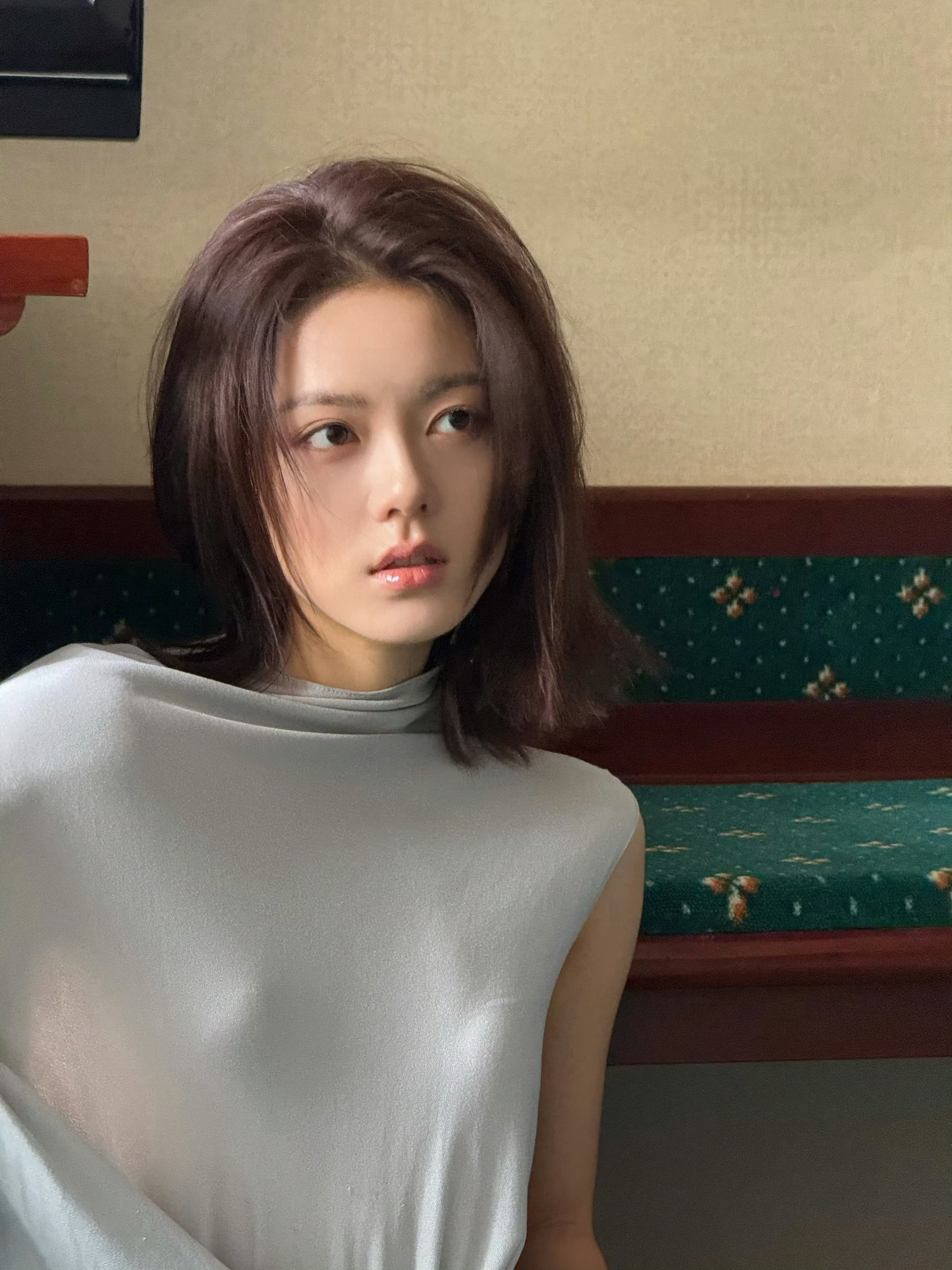 赵今麦x最新营业照·美的空气中都是甜的​​​